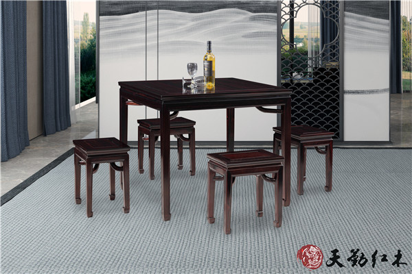 中式小方桌配椅.jpg